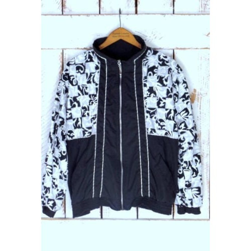 Vintage 90s black and white graphic floral print windbreaker jacket